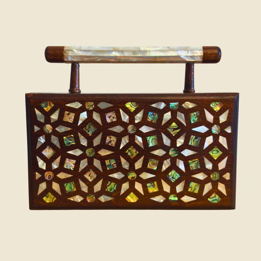 Zenobia – Clutch Damascena di Lusso in Noce con Intarsi in Madreperla e Interno in Broccato