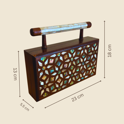Zenobia – Clutch Damascena di Lusso in Noce con Intarsi in Madreperla e Interno in Broccato