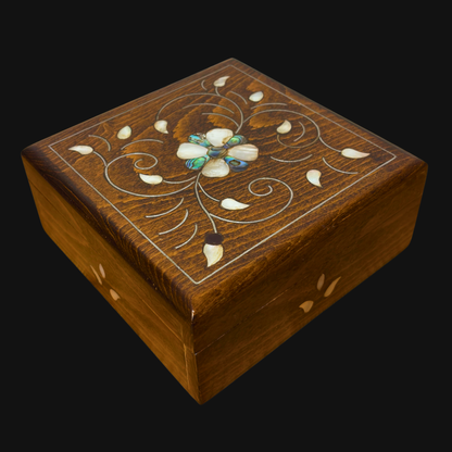 Caja Damasquina de Lujo Hecha a Mano – Nácar y Terciopelo