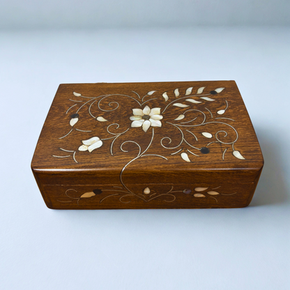 Handcrafted Damascene Luxury Box – Mother of Pearl & Velvet Elegance