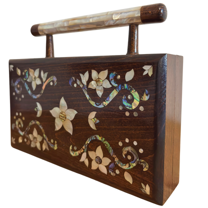 O Jardim de Noor – Bolsa Damasquina de Nogueira com Madrepérola Floral