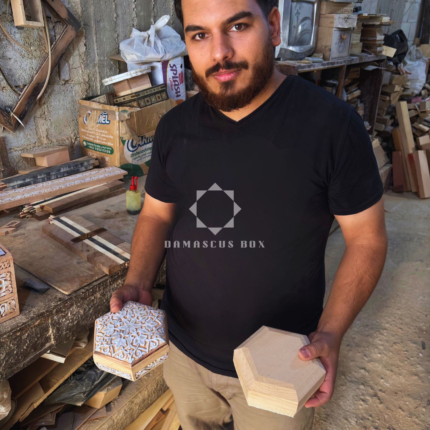 Vassoio Damaschino in Legno – Madreperla & Toni Naturali del Legno